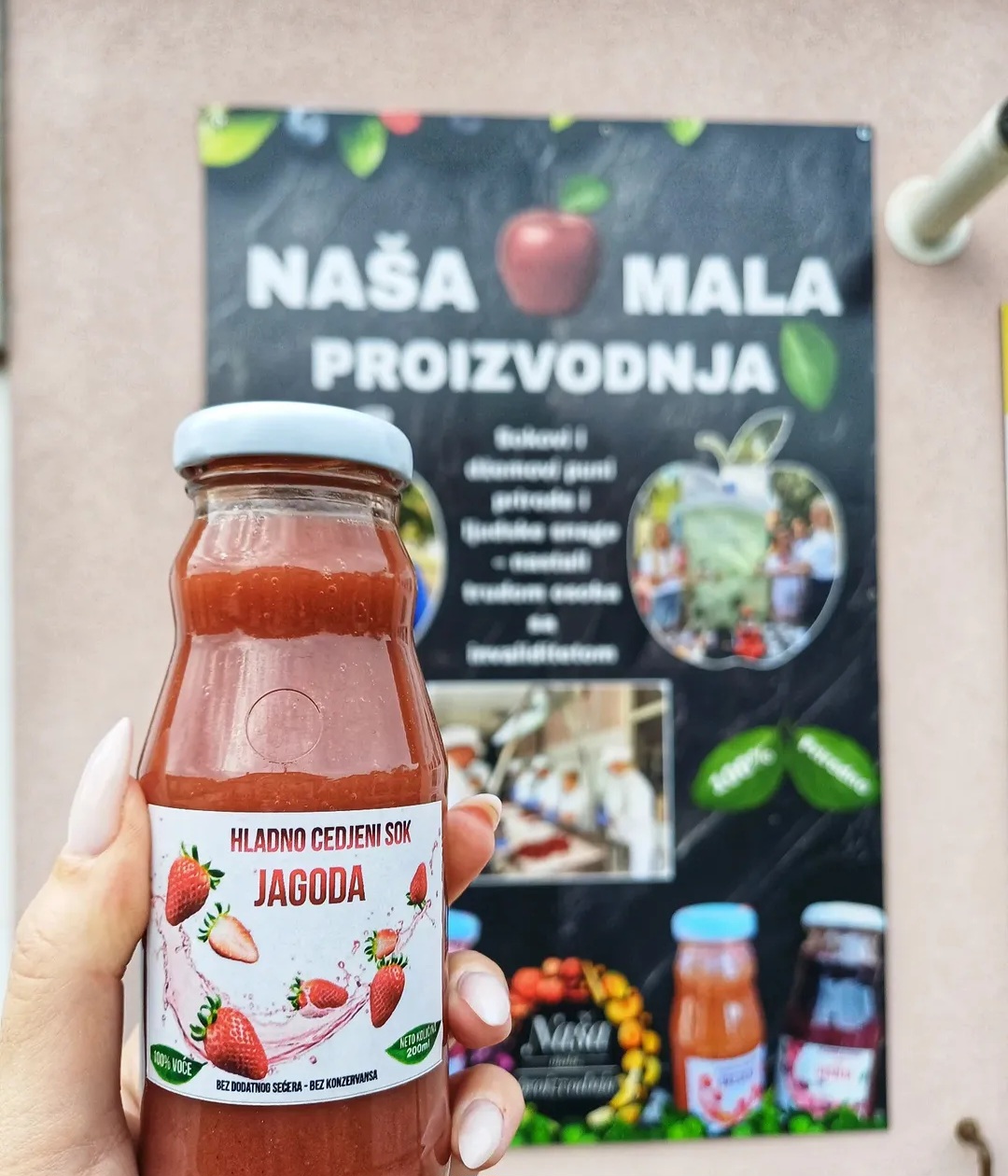 Hladno ceđeni sok od jagode