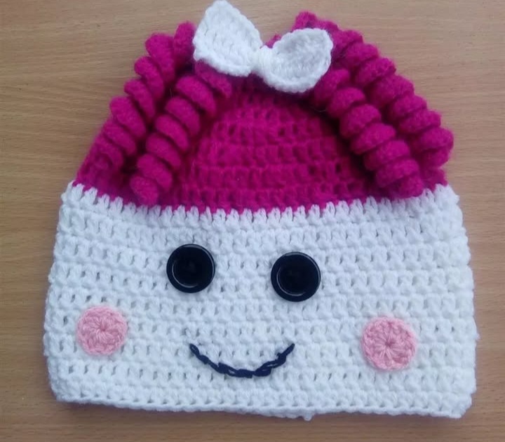Pletena dečija kapa - bela i pink boja