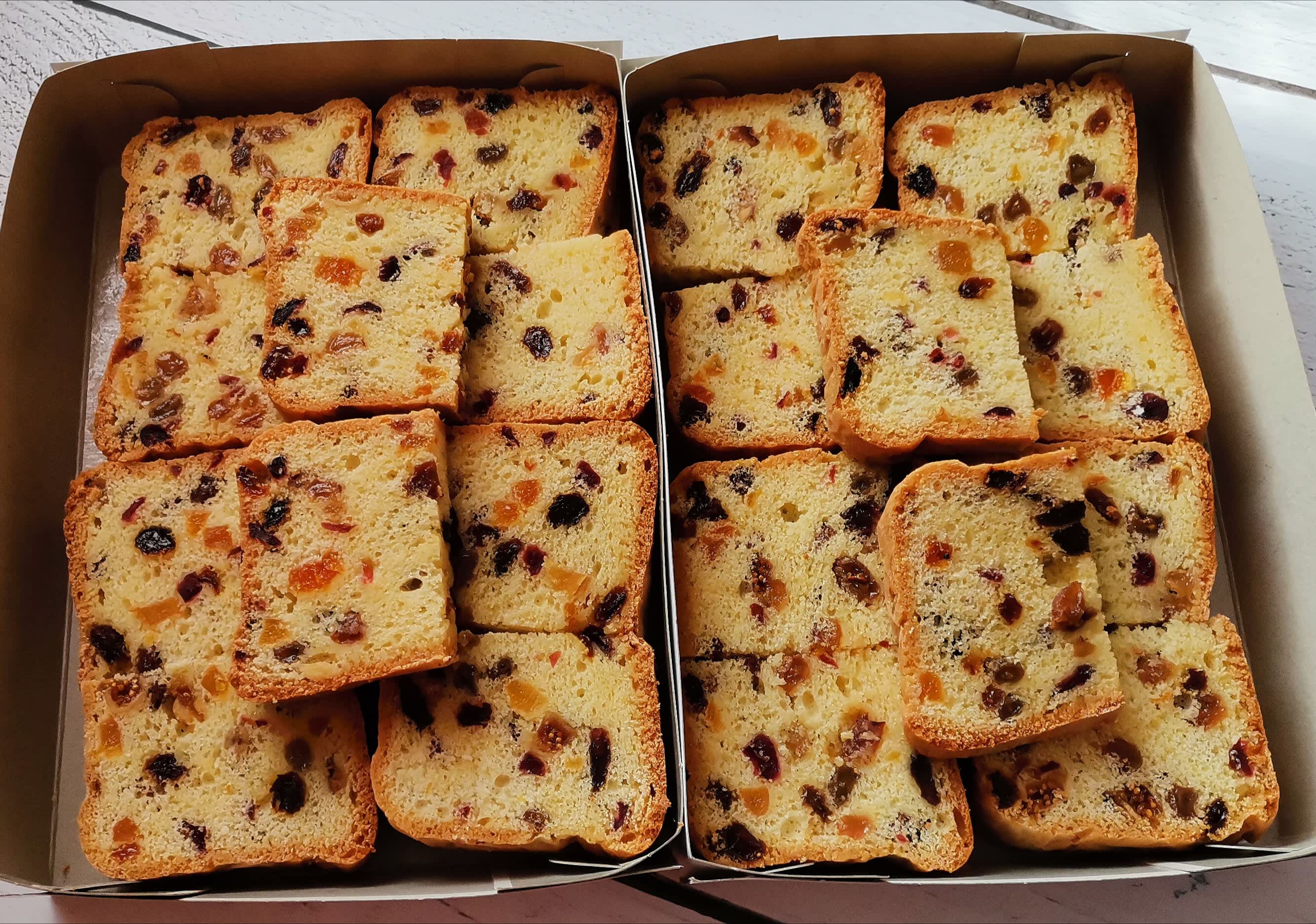 Slatki hleb sa suvim vocem